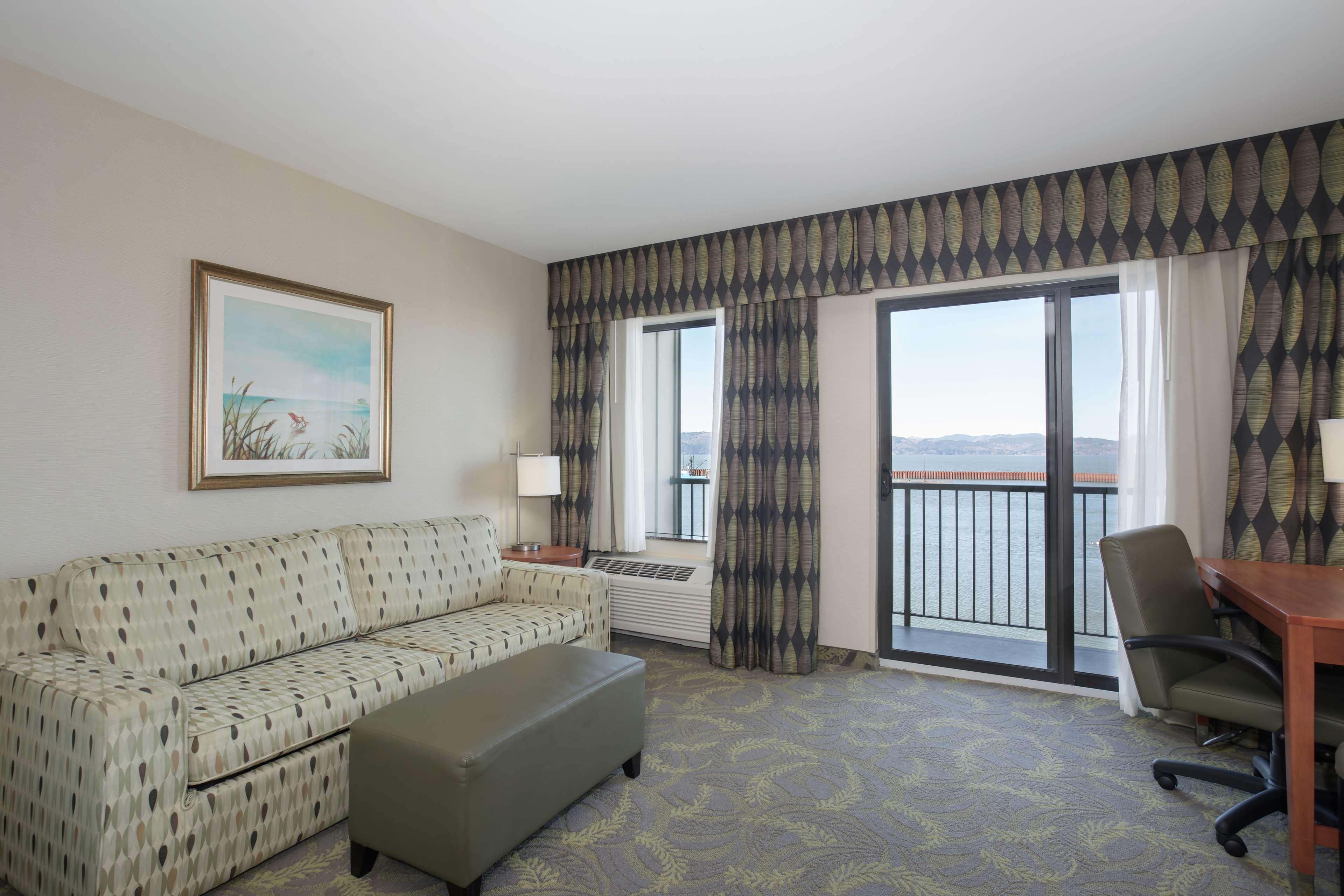 Hampton Inn & Suites Astoria Esterno foto