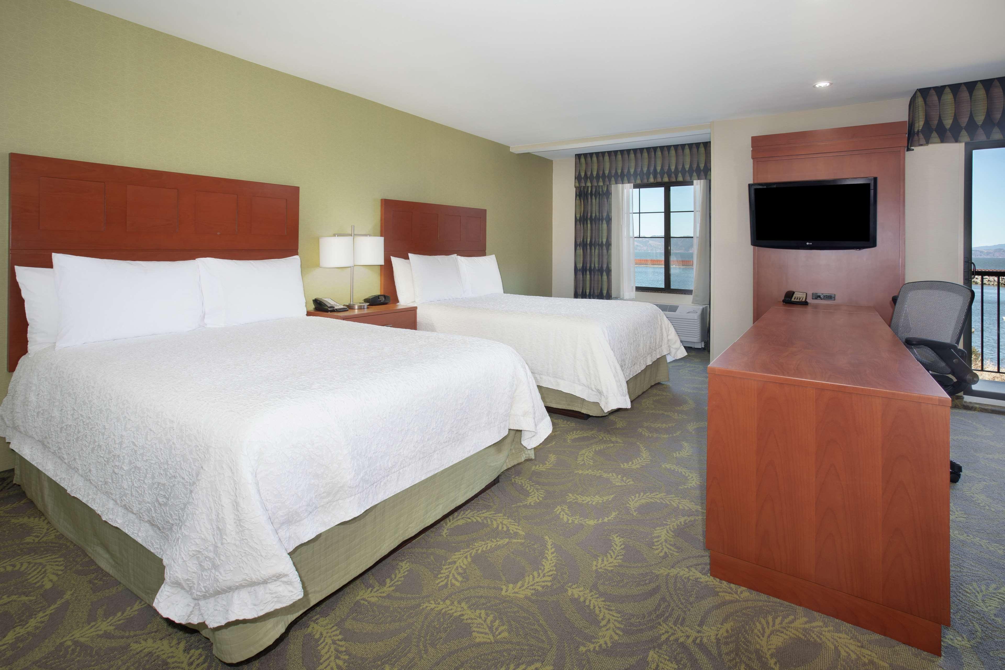 Hampton Inn & Suites Astoria Esterno foto