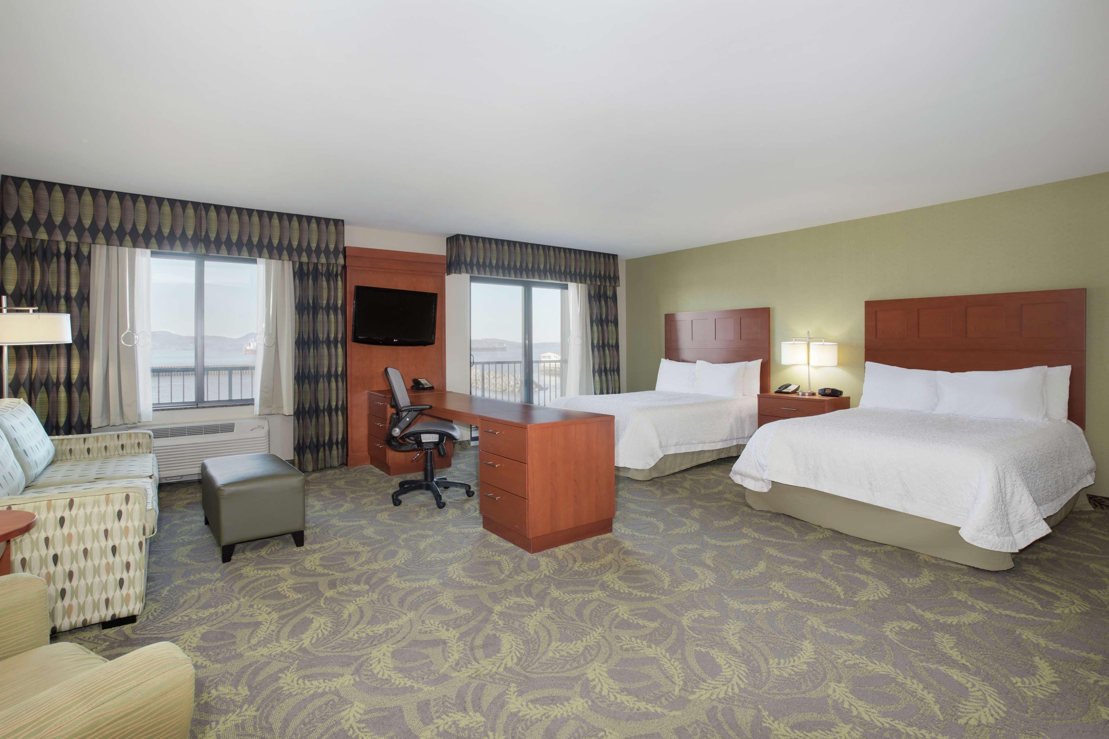 Hampton Inn & Suites Astoria Esterno foto
