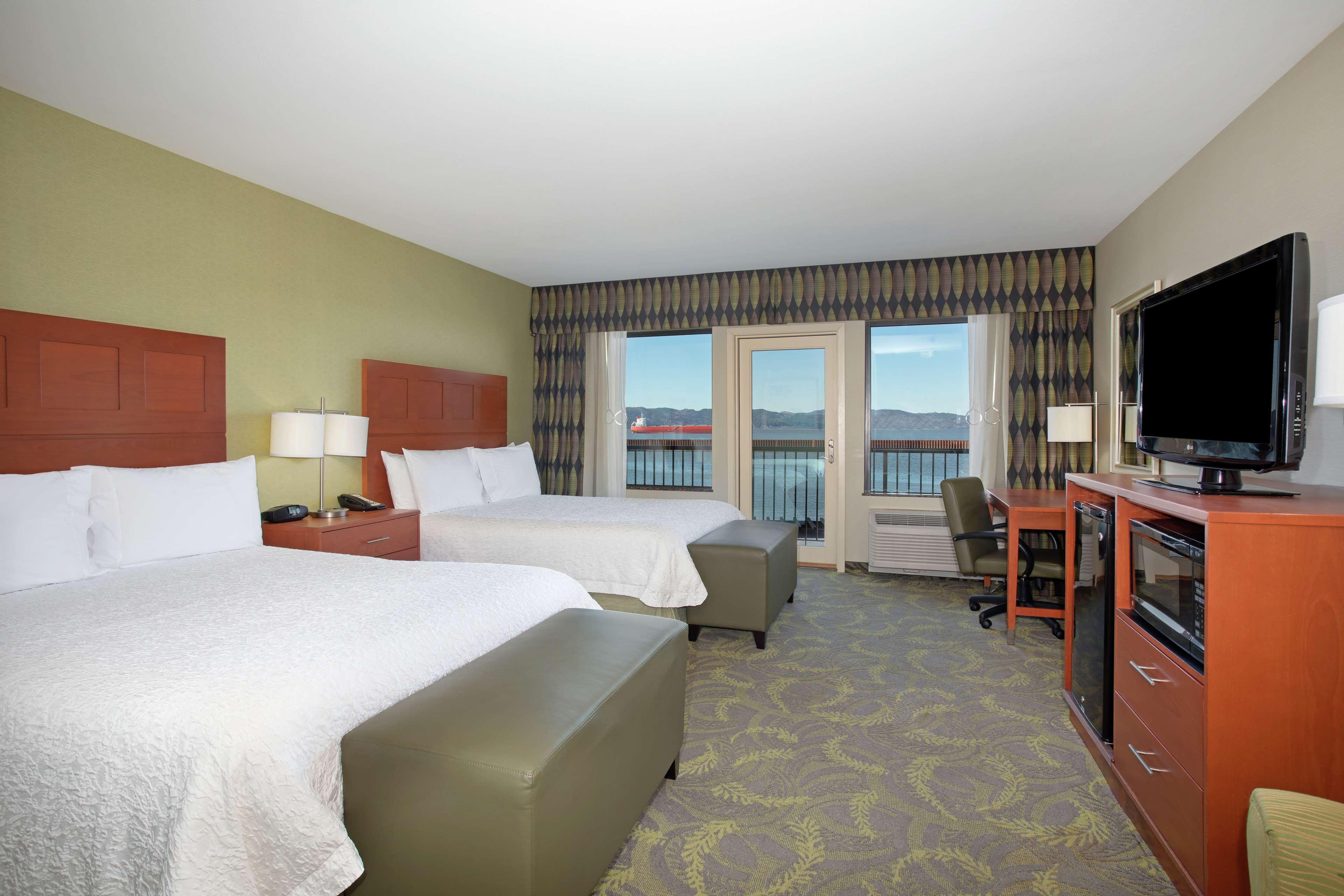 Hampton Inn & Suites Astoria Esterno foto