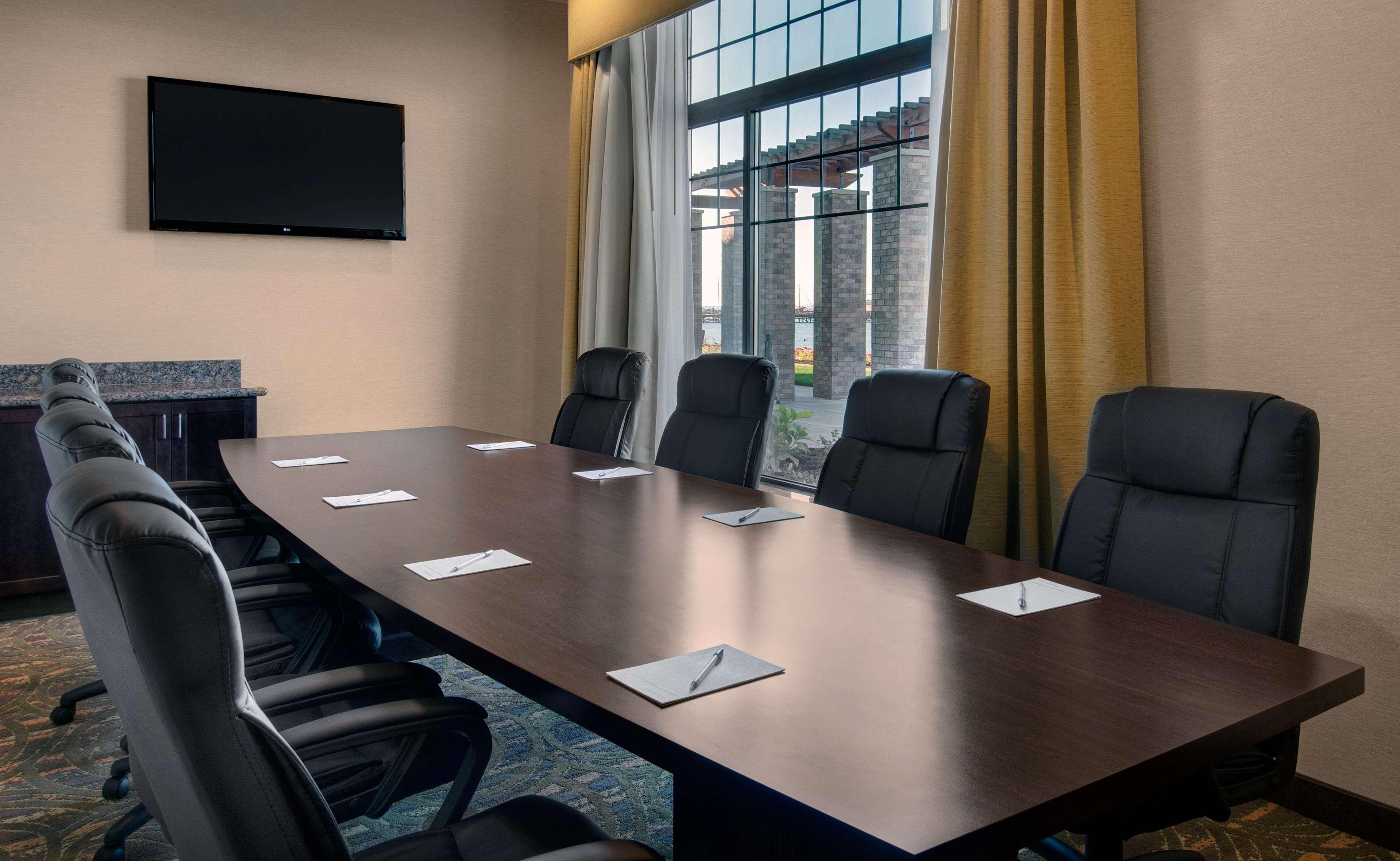 Hampton Inn & Suites Astoria Esterno foto
