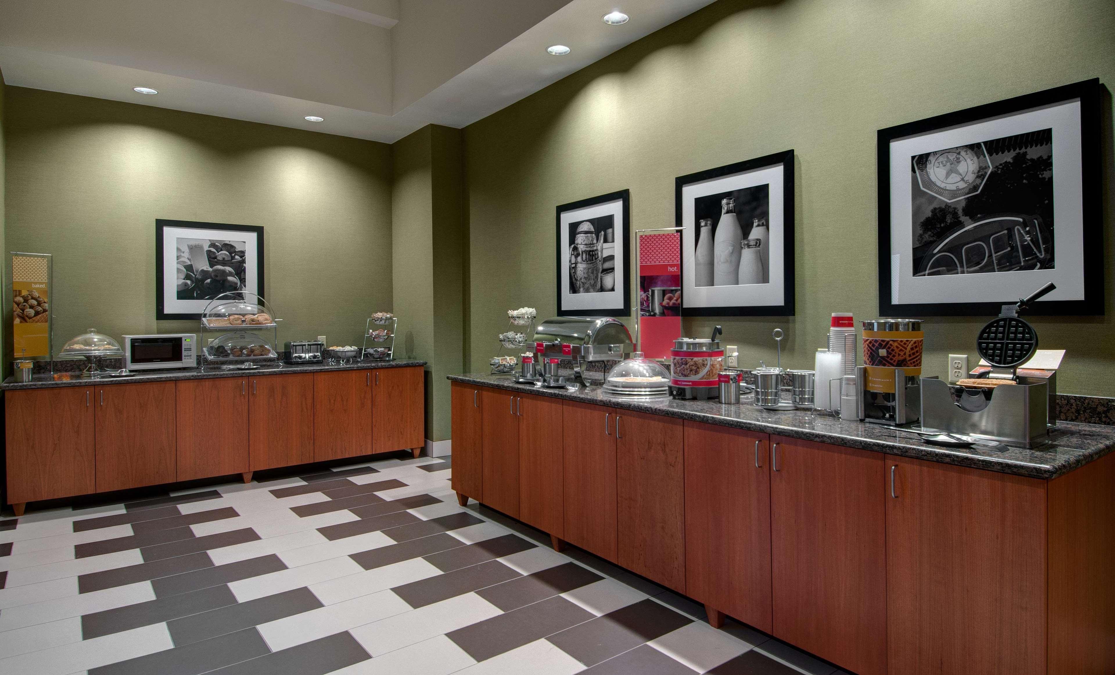 Hampton Inn & Suites Astoria Esterno foto