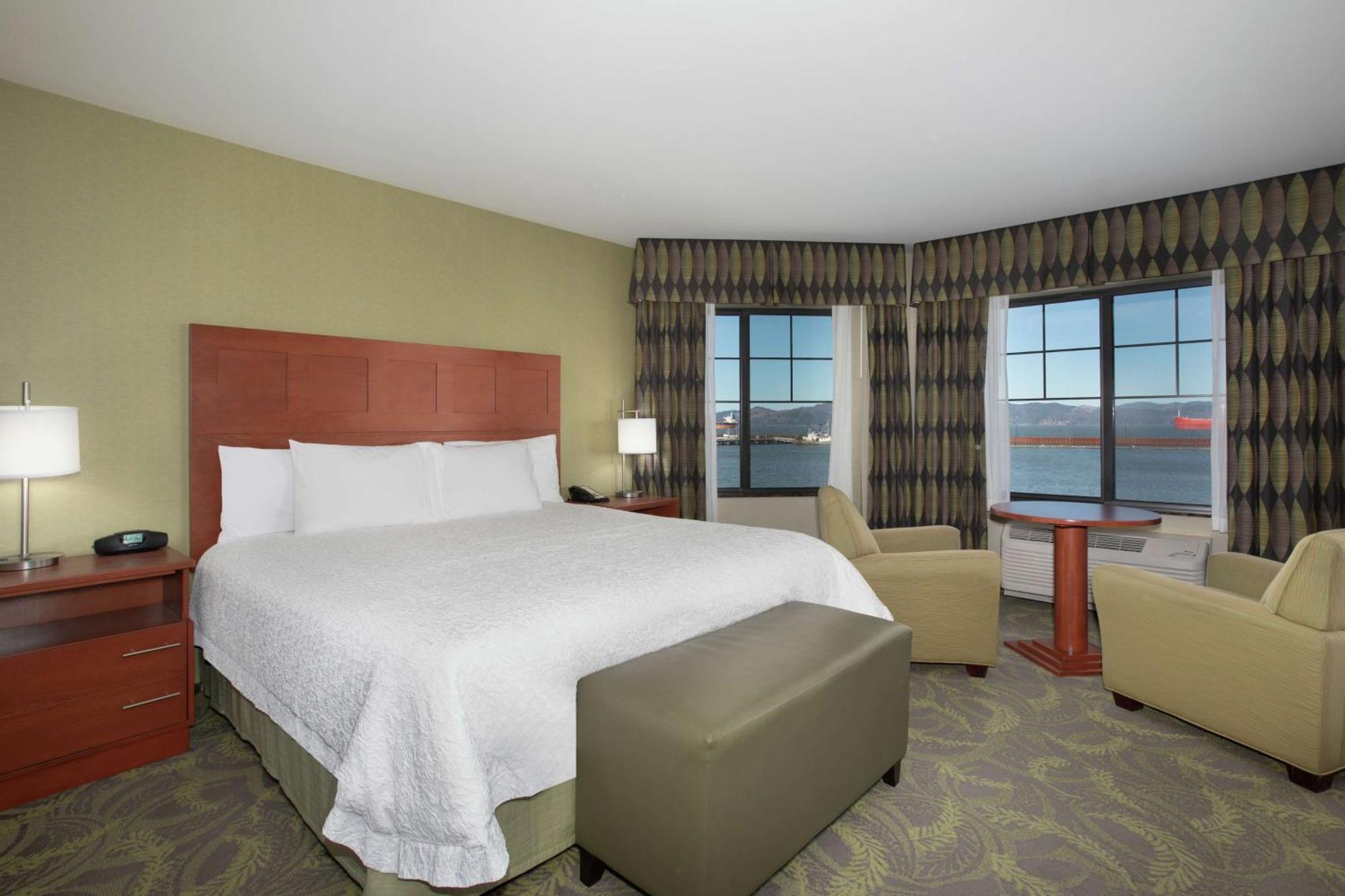 Hampton Inn & Suites Astoria Esterno foto