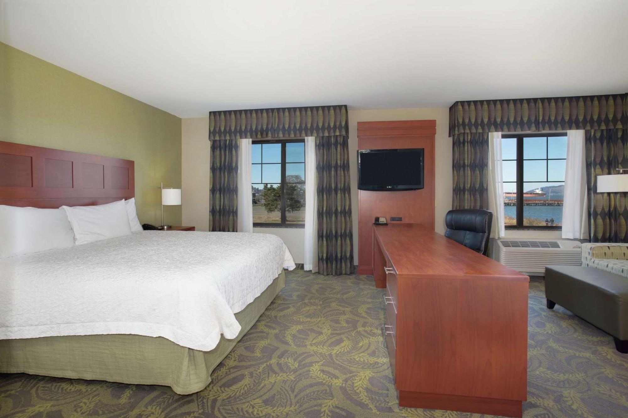 Hampton Inn & Suites Astoria Esterno foto